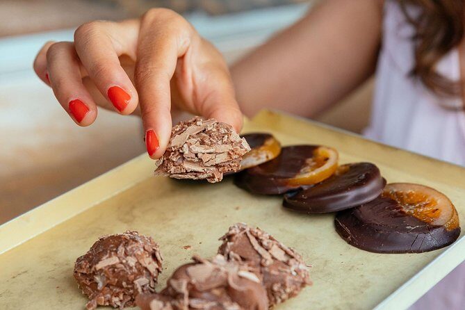 The 10 Tastings of Bruges With Locals: Private Food Tour - Who should book this private Bruges food tour