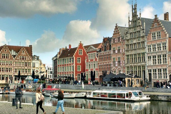 Walking food tour: Introduction to Ghent through food - A Quirky Street-Art Stop Where You Can Be Creative