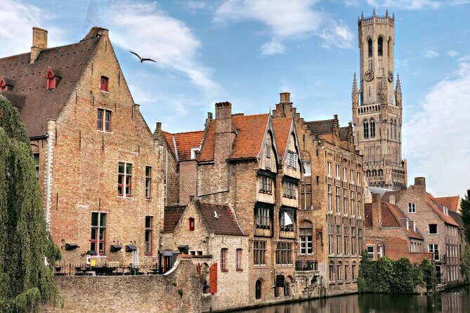 Walking tour of Bruges with boat option and/or beer tasting - Minnewater Lake: the old-port water with a name story
